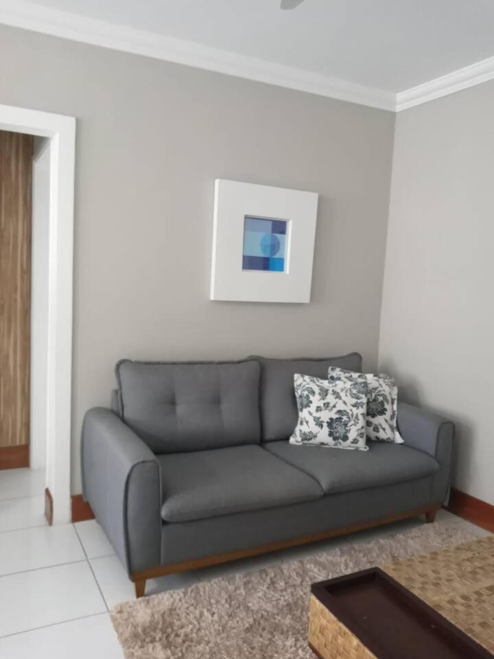 Apartamento completo na calçada da praia Lägenhet Guarujá Exteriör bild
