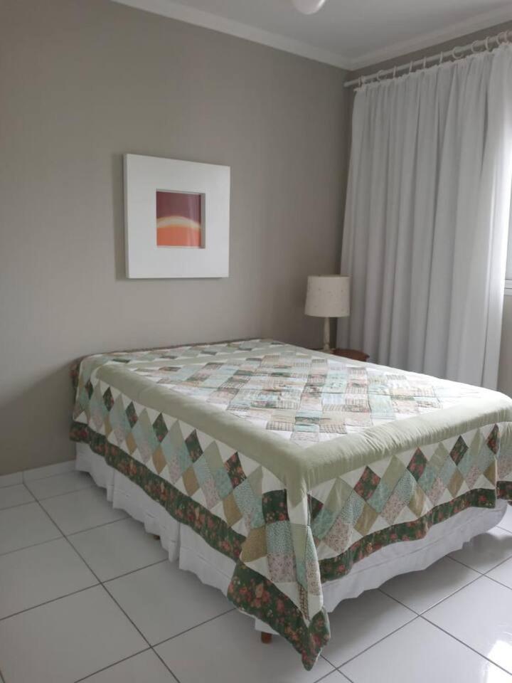 Apartamento completo na calçada da praia Lägenhet Guarujá Exteriör bild