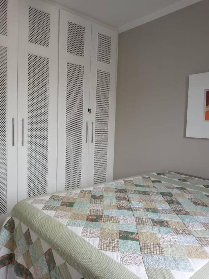 Apartamento completo na calçada da praia Lägenhet Guarujá Exteriör bild