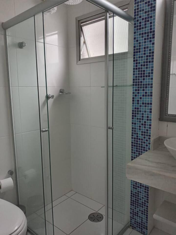 Apartamento completo na calçada da praia Lägenhet Guarujá Exteriör bild