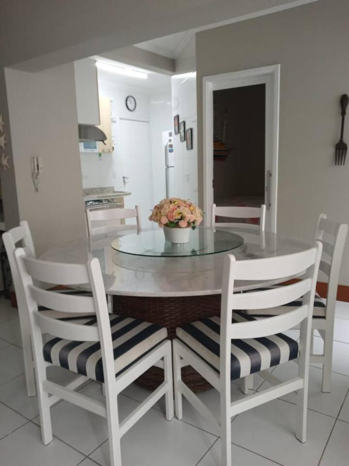 Apartamento completo na calçada da praia Lägenhet Guarujá Exteriör bild